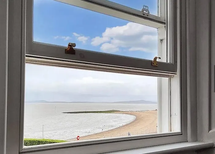 Loft On The Bay - Exquisite Sea Front Stay